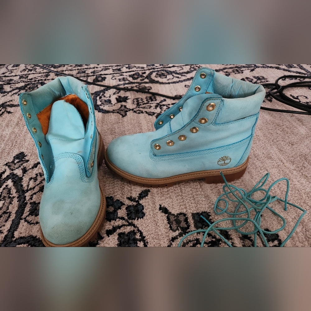 Timberlands - Picture 2 of 2